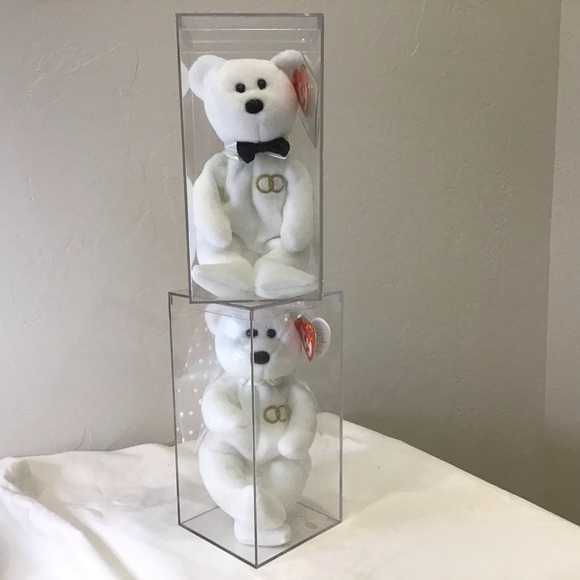 Adorable and collectible Mr. & Mrs. Ty Beanie Babies – the perfect wedding decor - Picture 6 of 7